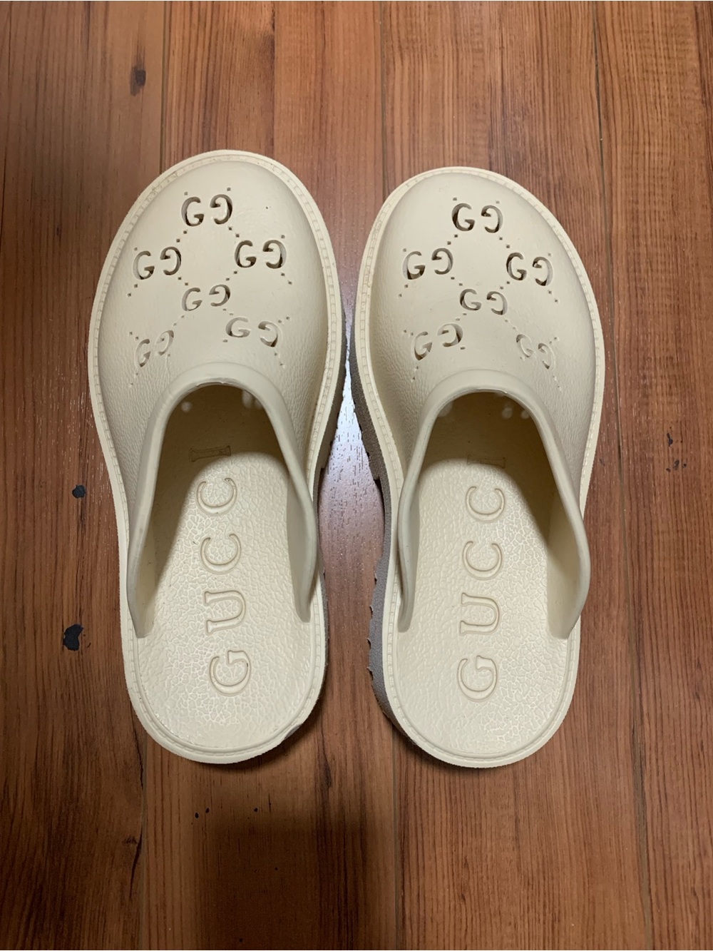 Gucci Women’s Cream Slip-On Clogs with Perforated GG Motif US Size 10.5 EU 41